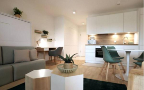 Central fully serviced studio
